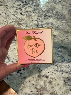 Too Faced Sweetie Pie Radiant Matte Bronzer - Pink & Gold Box NIB